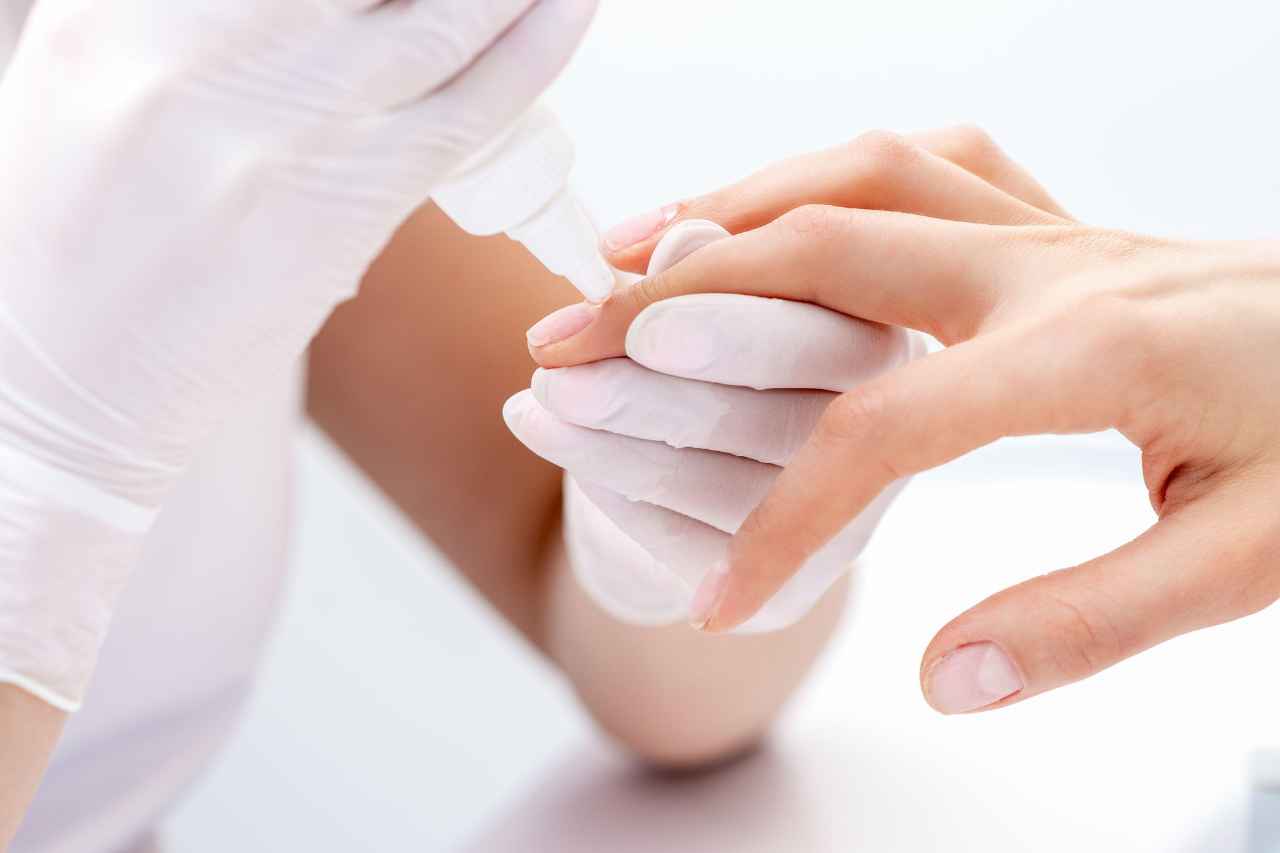 Manicure decorata Instagram